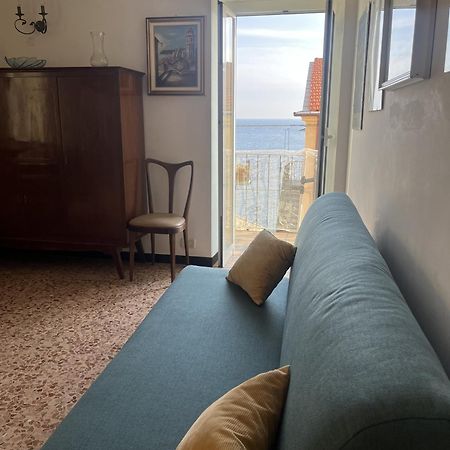 Casa Del Sole Affacciato Sul Mare Apartment Черво Екстериор снимка