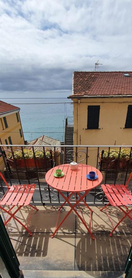 Casa Del Sole Affacciato Sul Mare Apartment Черво Екстериор снимка