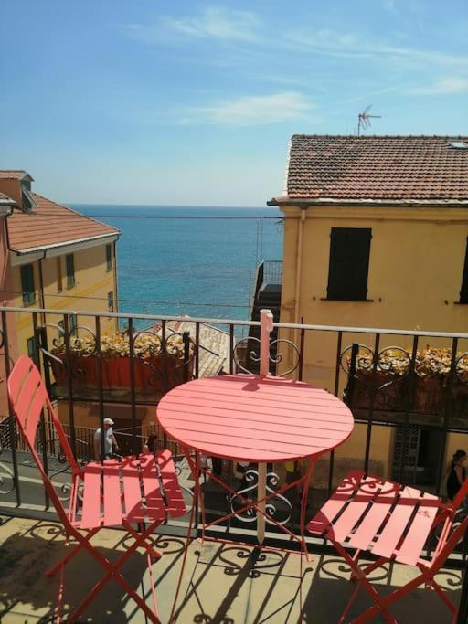 Casa Del Sole Affacciato Sul Mare Apartment Черво Екстериор снимка