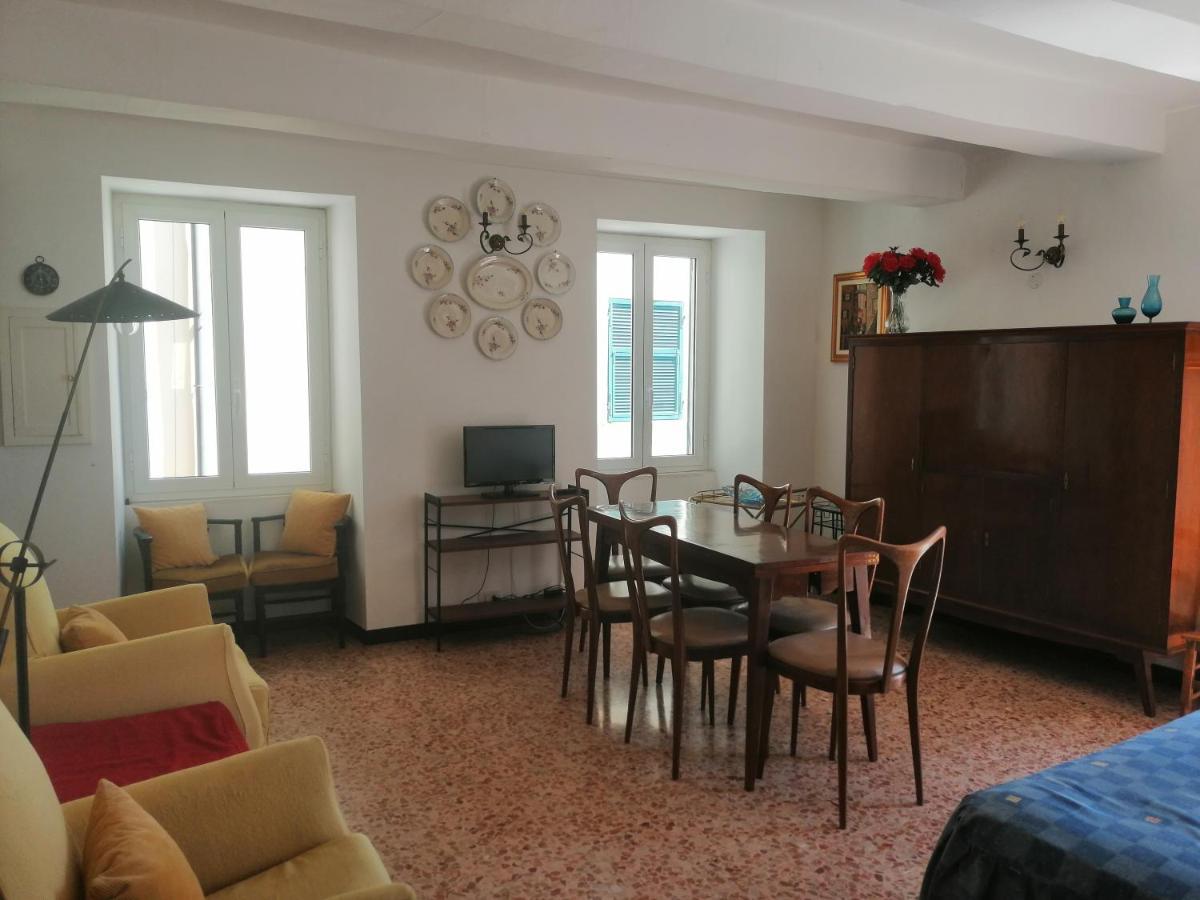Casa Del Sole Affacciato Sul Mare Apartment Черво Екстериор снимка
