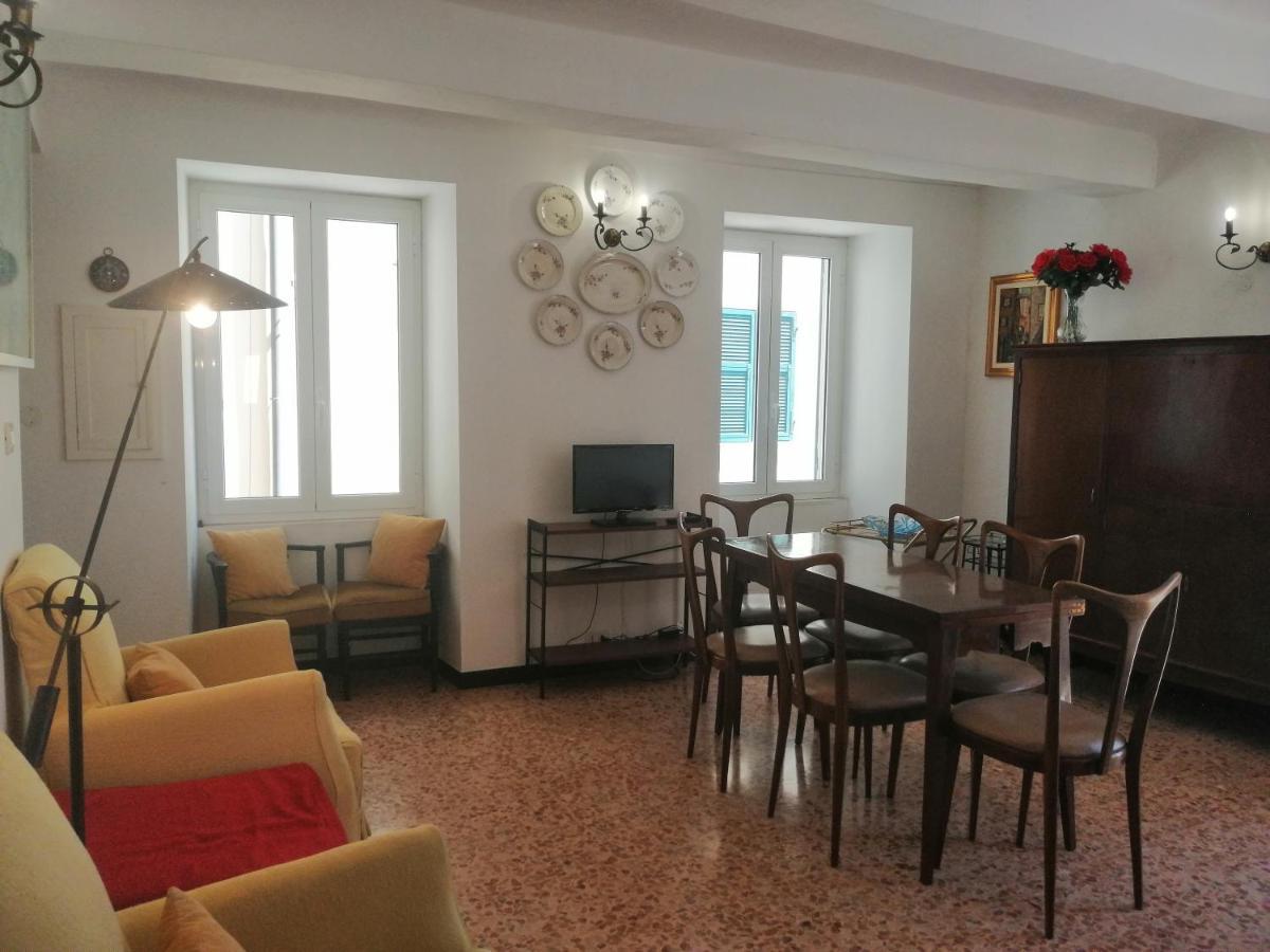 Casa Del Sole Affacciato Sul Mare Apartment Черво Екстериор снимка