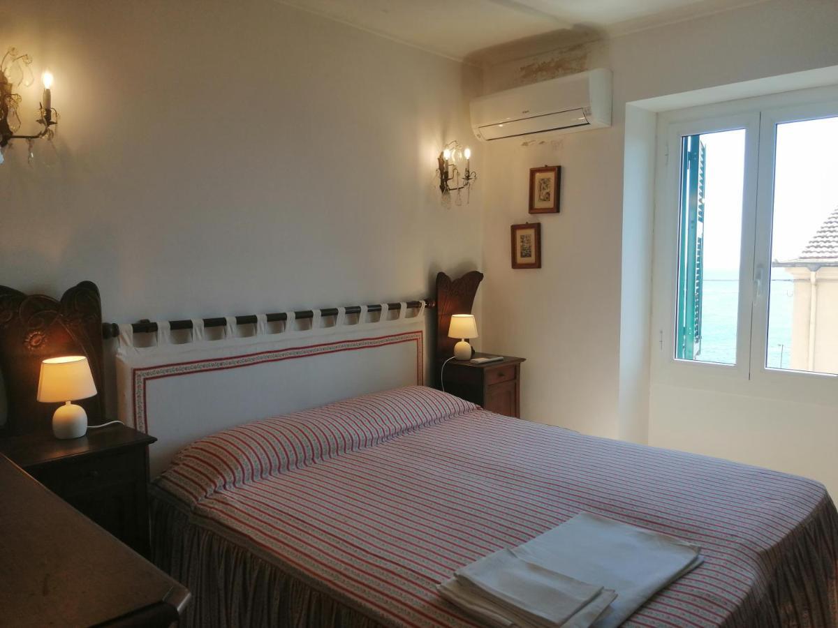 Casa Del Sole Affacciato Sul Mare Apartment Черво Екстериор снимка