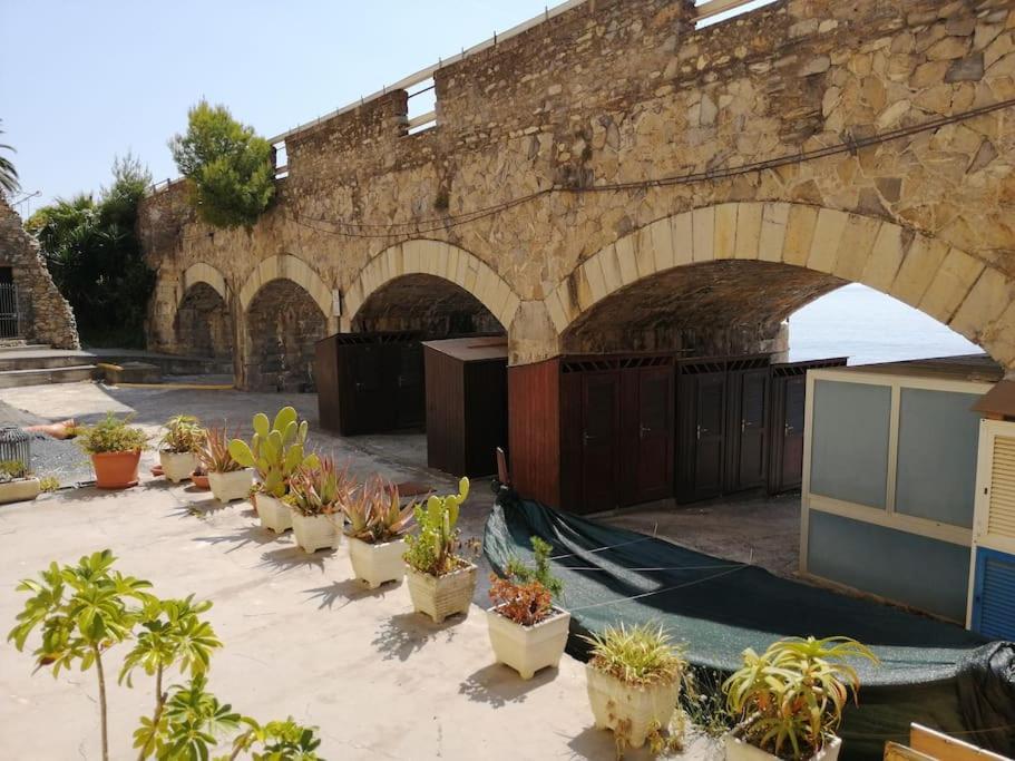 Casa Del Sole Affacciato Sul Mare Apartment Черво Екстериор снимка
