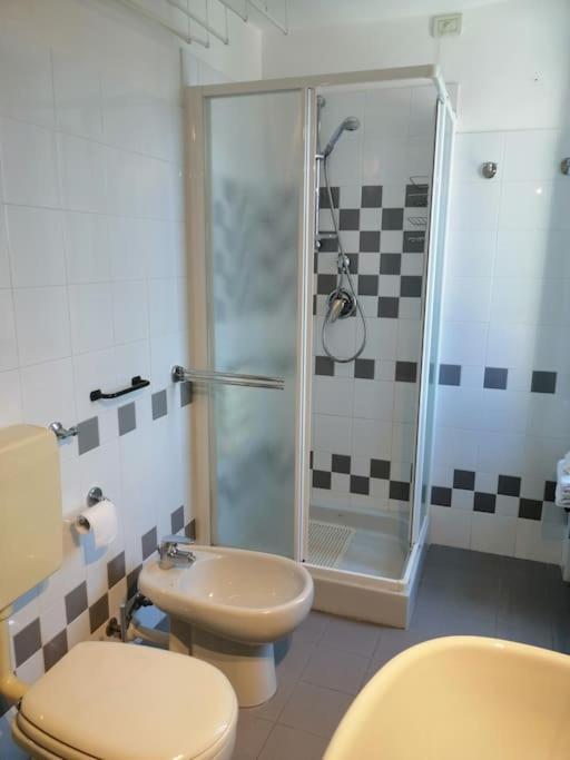 Casa Del Sole Affacciato Sul Mare Apartment Черво Екстериор снимка