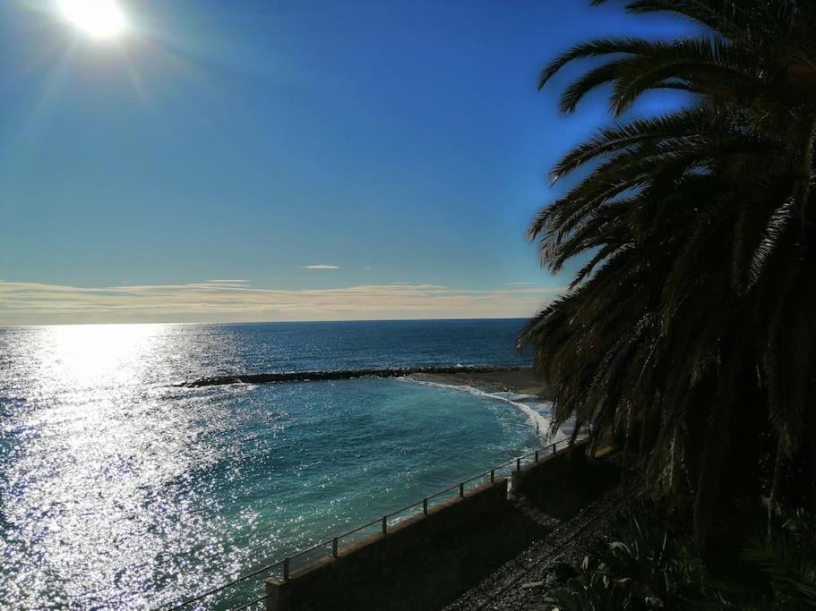Casa Del Sole Affacciato Sul Mare Apartment Черво Екстериор снимка