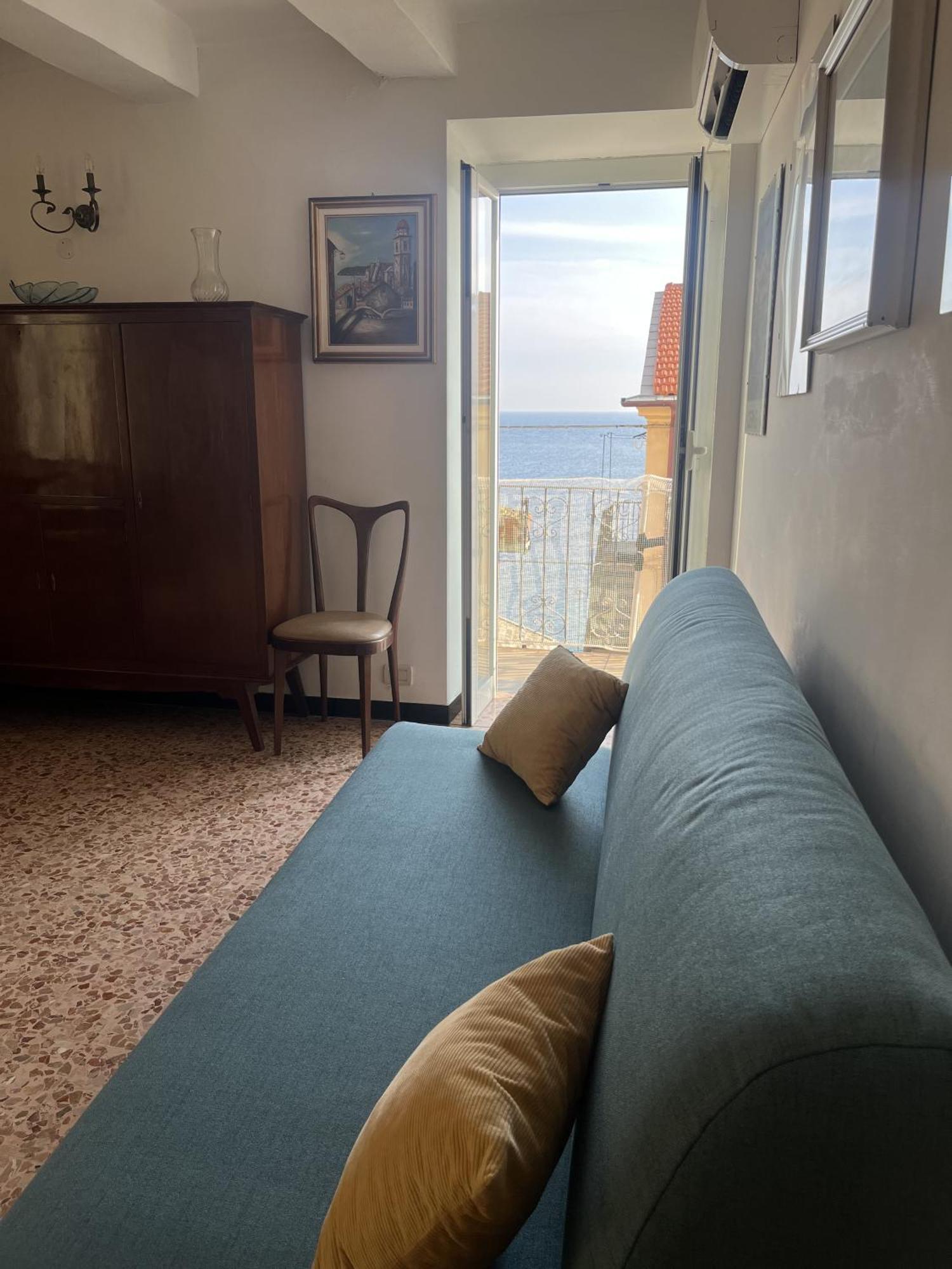 Casa Del Sole Affacciato Sul Mare Apartment Черво Екстериор снимка